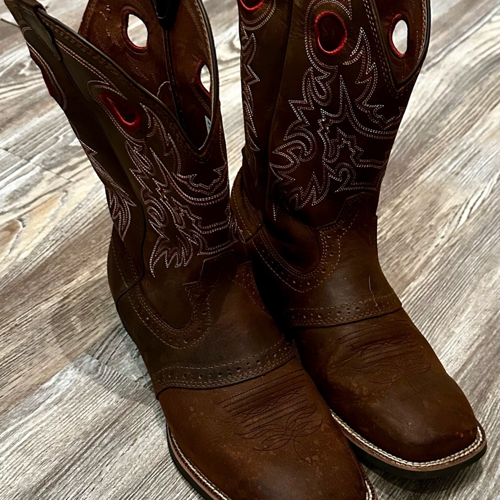 Brown Western Cowboy Boots with Red Accents